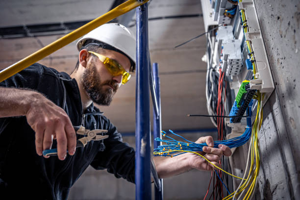 Best Electrical Outlet Repair  in North Babylon, NY